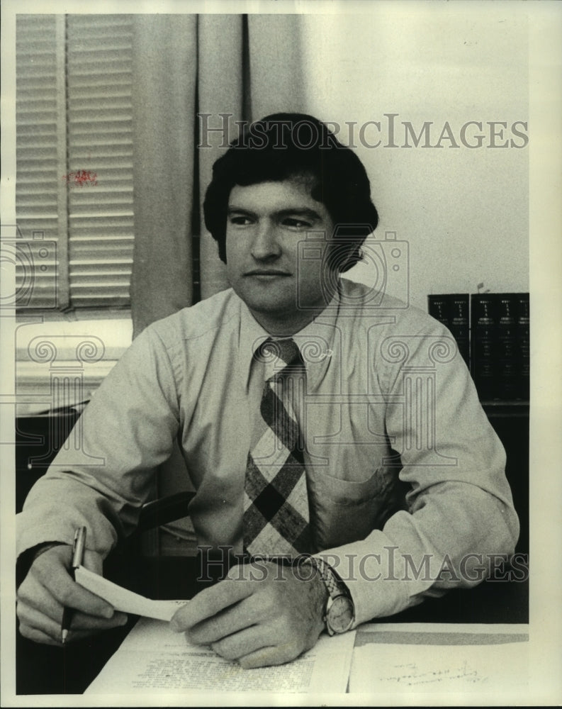 Load image into Gallery viewer, 1975 Press Photo Michael Ellis, former chief of trial division in Orleans Parish
