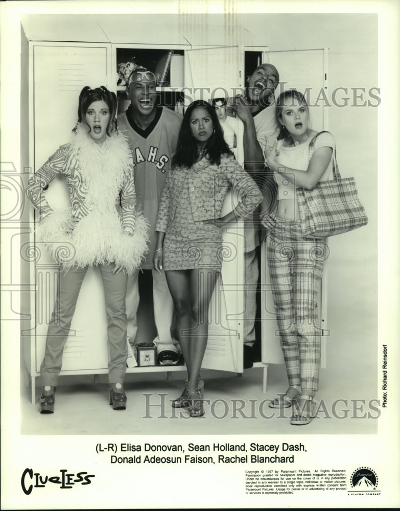 1997 Press Photo The "Clueless" cast pose for a promotional photo- Historic Images