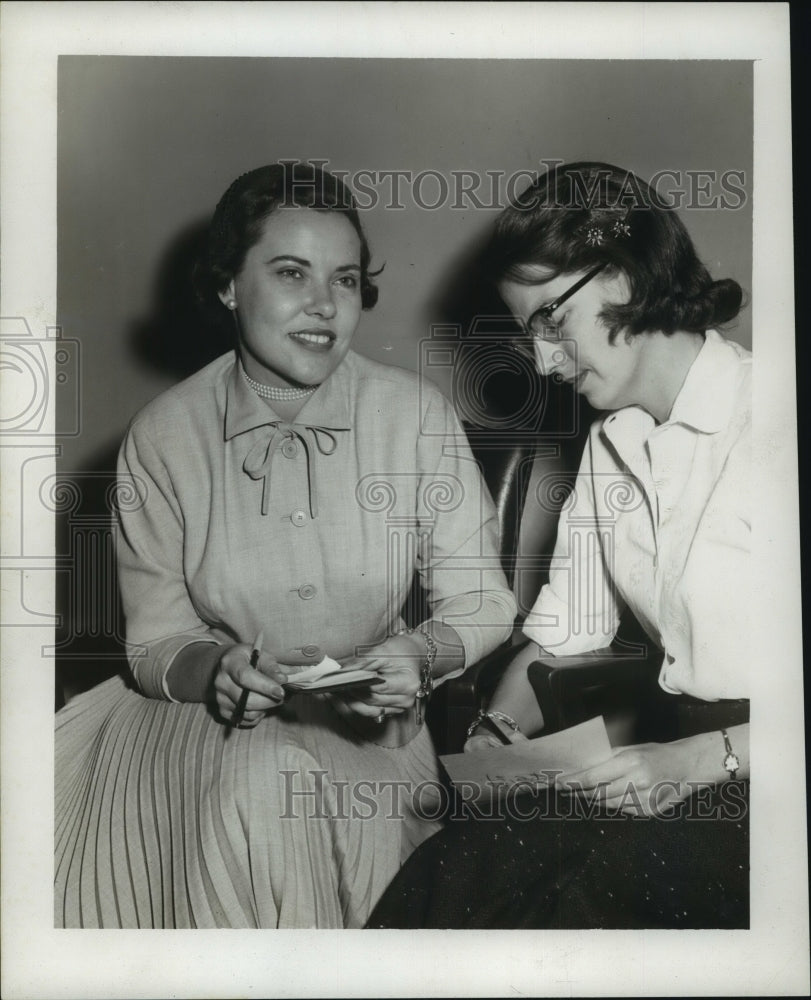 1955 Press Photo Helen Ferguau and Mary Crosutz take notes.- Historic Images