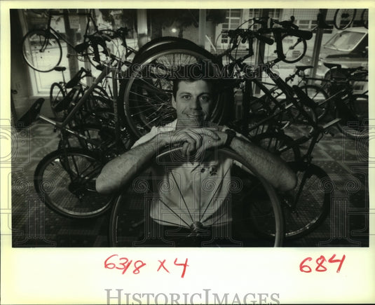 1989 Press Photo Pat Ferrell at his bicycle shop on Freret Street in New Orleans- Historic Images
