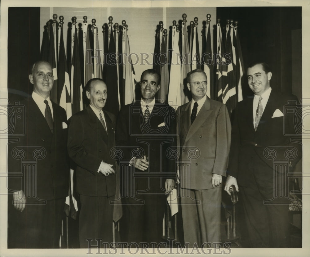 1954 Press Photo Ricardo Fernandez-Mira &amp; other dignitaries at meeting.- Historic Images