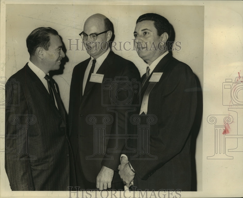 1966 Press Photo Retail food dealers at the Fontainebleau Motel. - nob05026