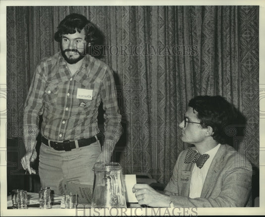 1974 Press Photo Warren Farrell attending a convention - nob05328