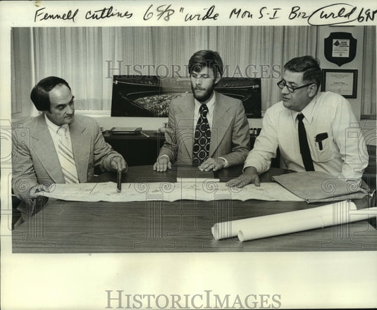 1977 Press Photo Economic Development Council discuss how they plan to attract.- Historic Images
