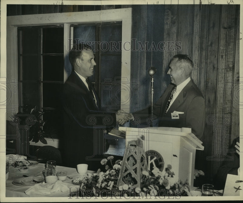 Load image into Gallery viewer, 1956 Press Photo Harold Teasdel presents Petroleum plaque to Harvey Fennell
