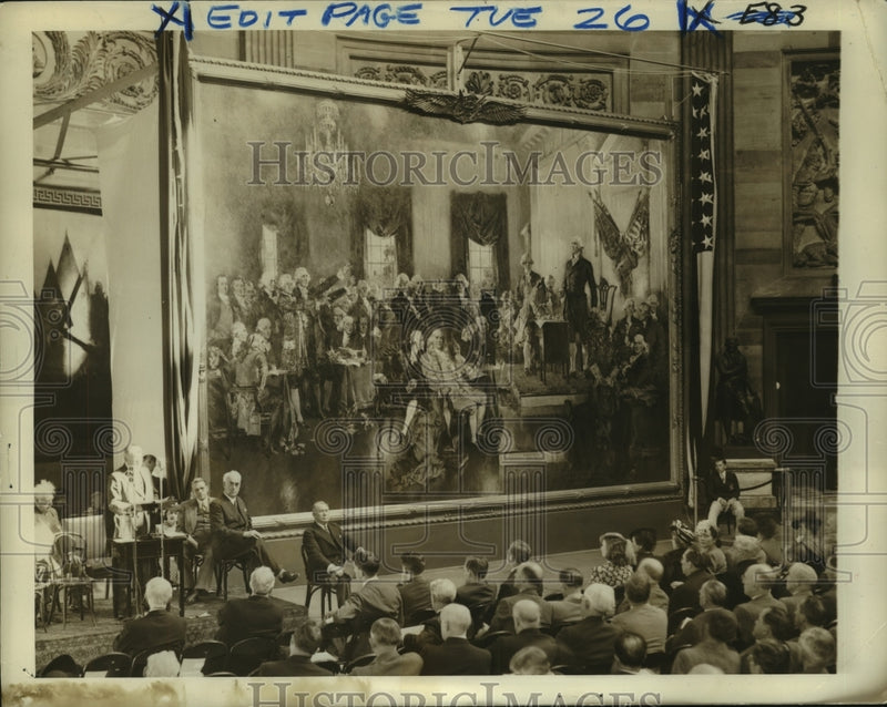 Load image into Gallery viewer, 1940 Press Photo Unveiling of "The Signing of the Constitution' - nob05562
