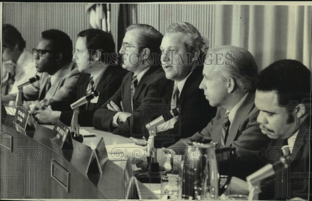 1972 Press Photo Mayor Landrieu with other mayors at press conference, Arizona - Historic Images