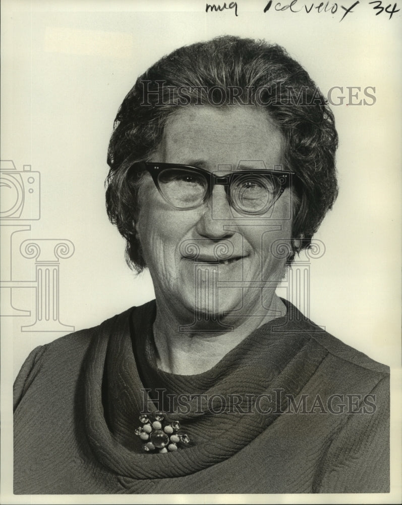 1975 Press Photo Mrs. Eva Ellzey, winner of  $500 prize in the draw poker game.- Historic Images