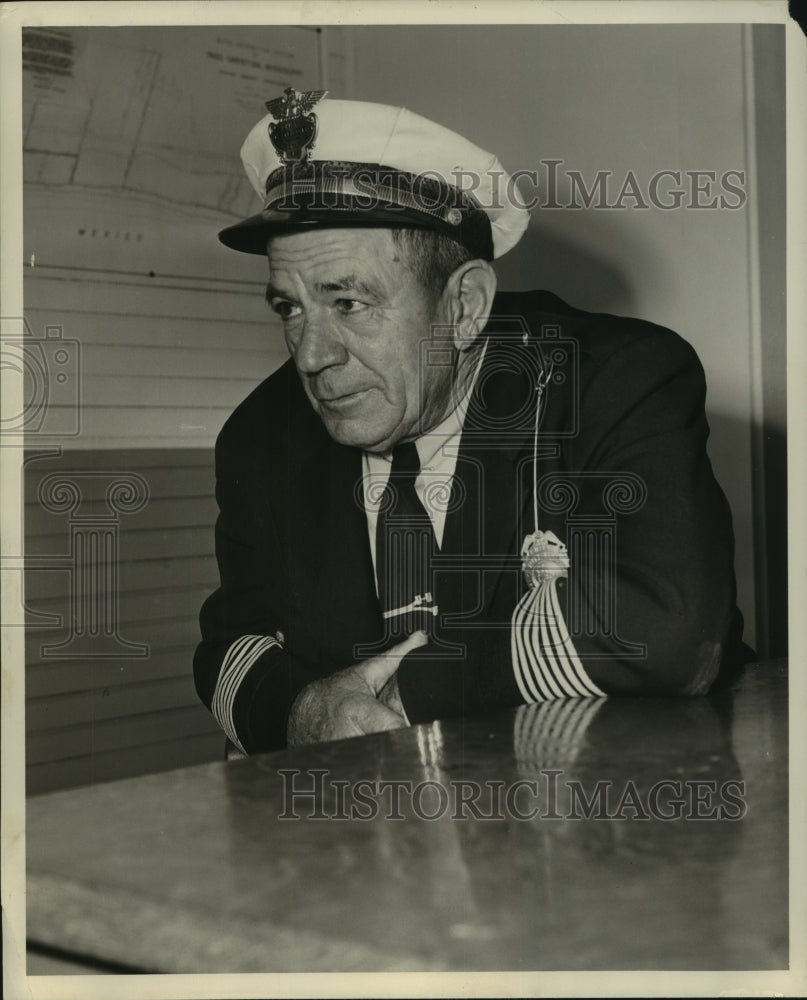  Press Photo Pass Christian Police Chief, Herman E. Flinthold.- Historic Images