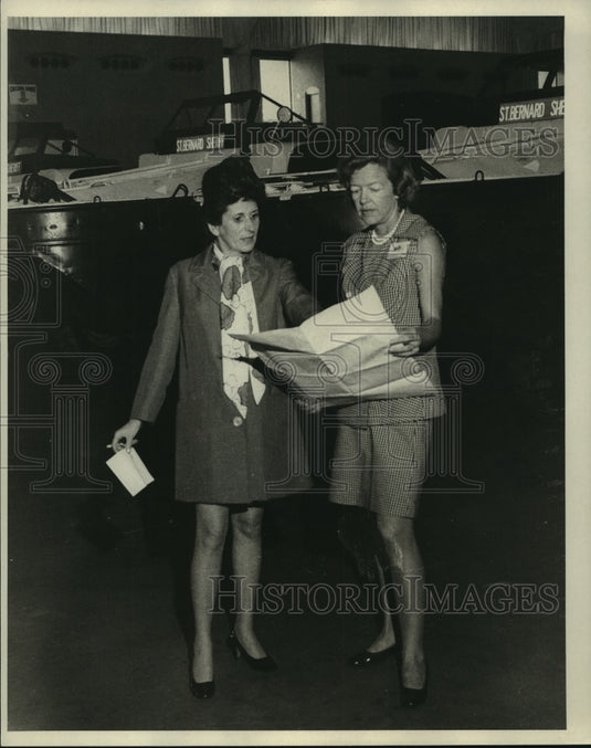 1970 Press Photo Hurricane Foresight preparation delegates in Rivergate- Historic Images