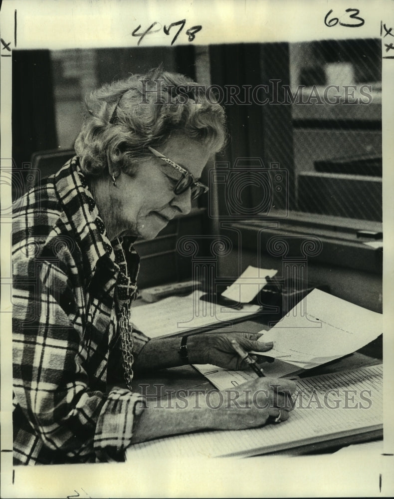 1976 Press Photo Rosalie Ford, The Times-Picayune Composing Room - Historic Images