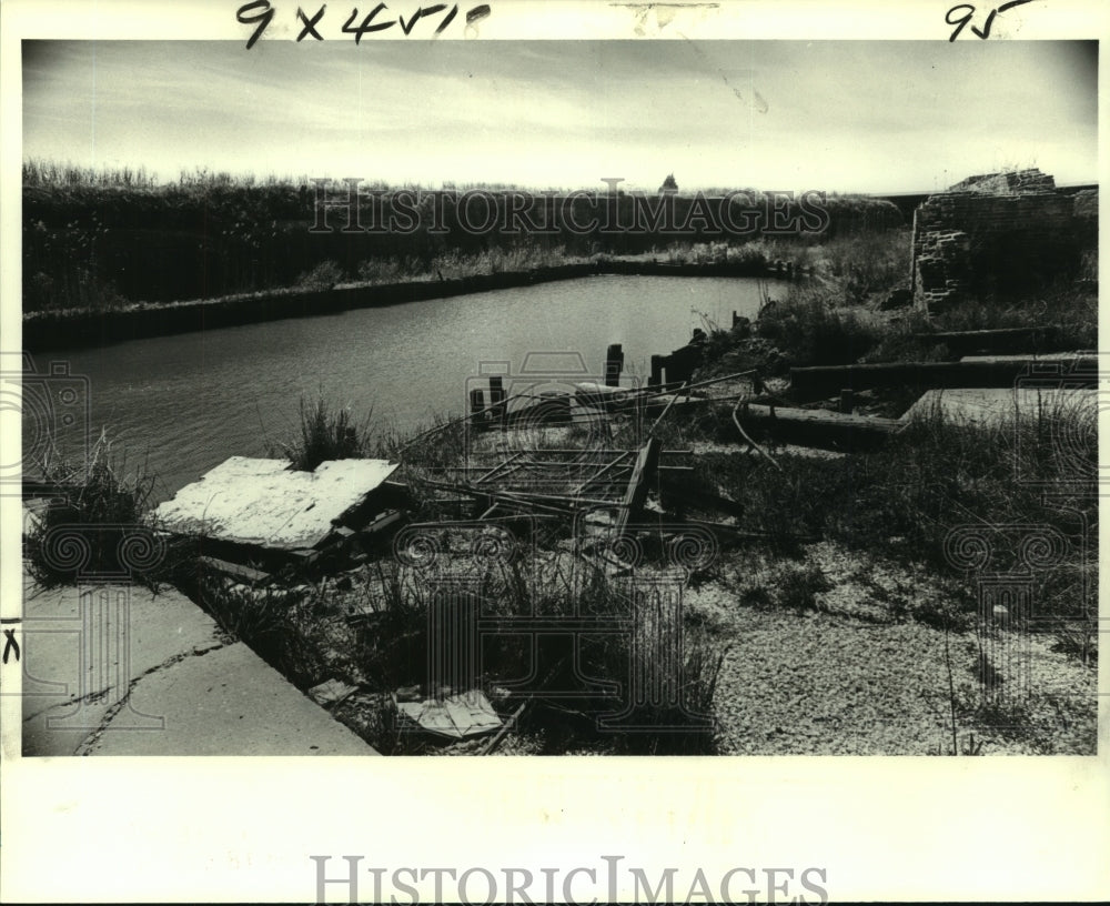 1979 Press Photo Remains of boat launch at Fort Macomb- Historic Images