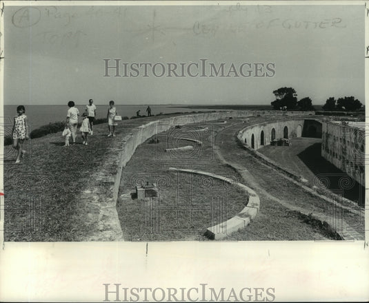 1969 Press Photo Visitors explore historic Fort Pike. - nob06537
