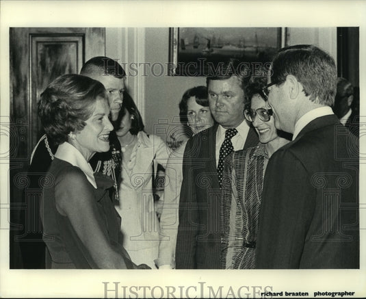 1976 Press Photo Mrs. Gerald Ford & others at New Orleans event.- Historic Images