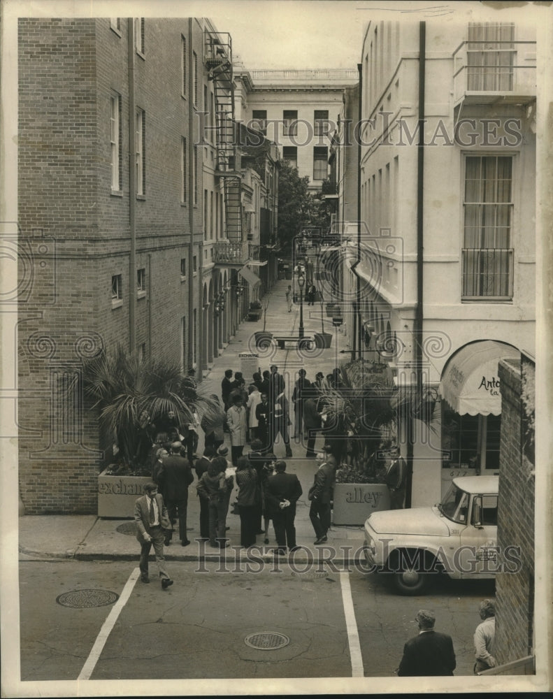 1972 Press Photo Exhange Alley dedicated by members of Vieux Carre Commission- Historic Images