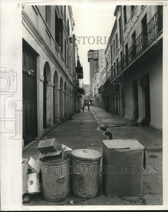 1970 Press Photo Exchange Place to be closed to the public by Monteleone Hotel