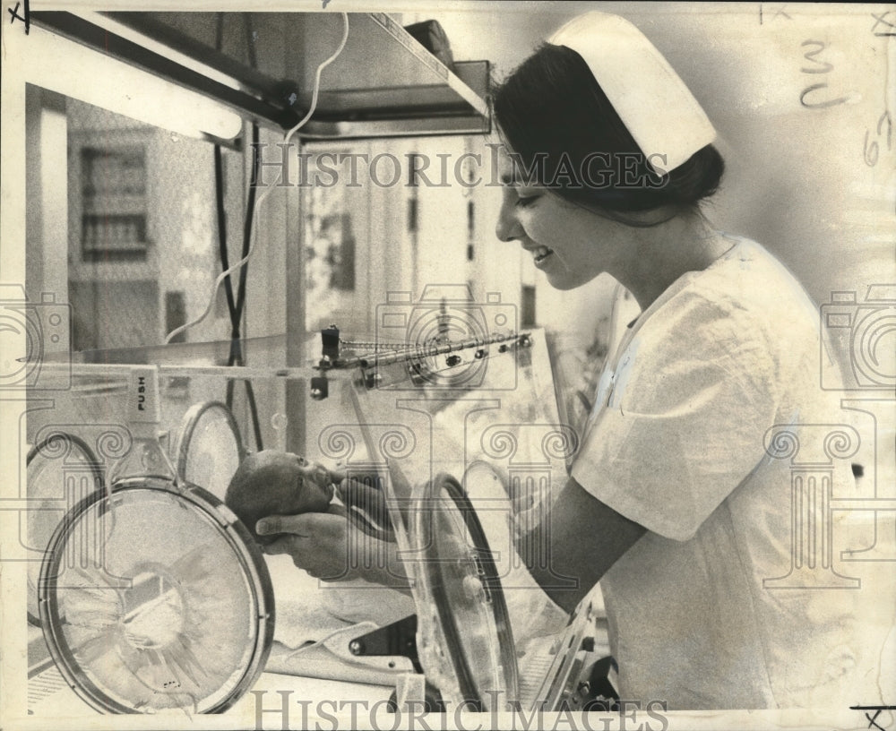 1973 Press Photo Marcelena Lynn Everett born premature, but in good health- Historic Images