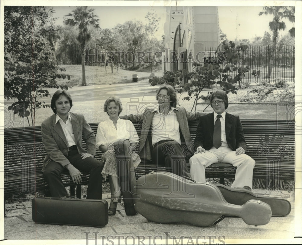 1980 Press Photo The Festival String Quartet ready to perform.- Historic Images