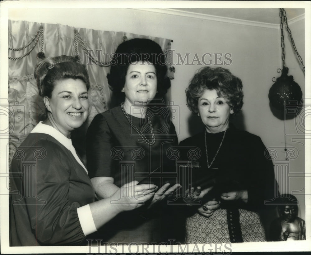 1971 Press Photo League of St. Jude Social Members- Historic Images