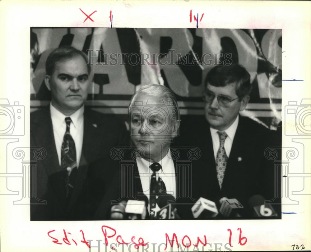 1992 Press Photo Edwin Edwards and others at news conference. - nob08357