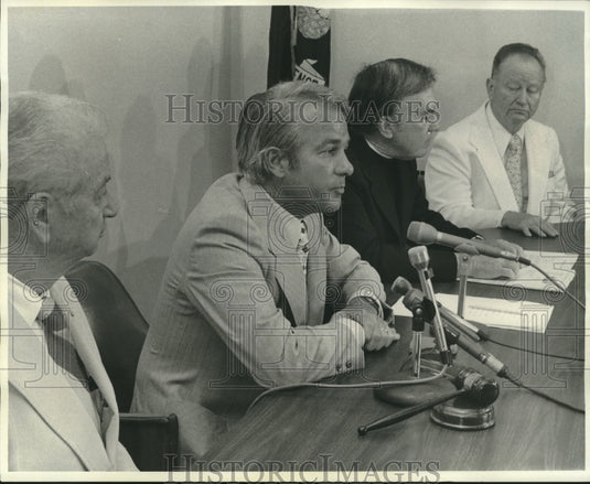 1975 Press Photo Governor Edwin Edwards press conference- Historic Images