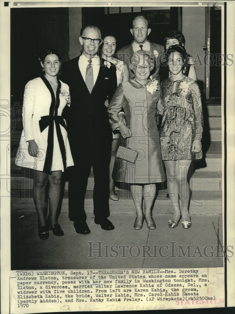 1970 Press Photo Dorothy Andrews Elston with her Washington family. - nob08615