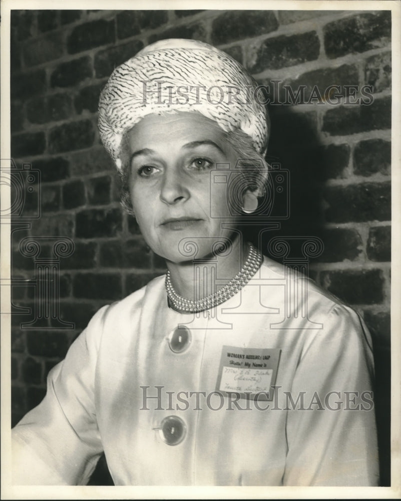 1961 Press Photo Mrs. E. B. Flake - nob08651