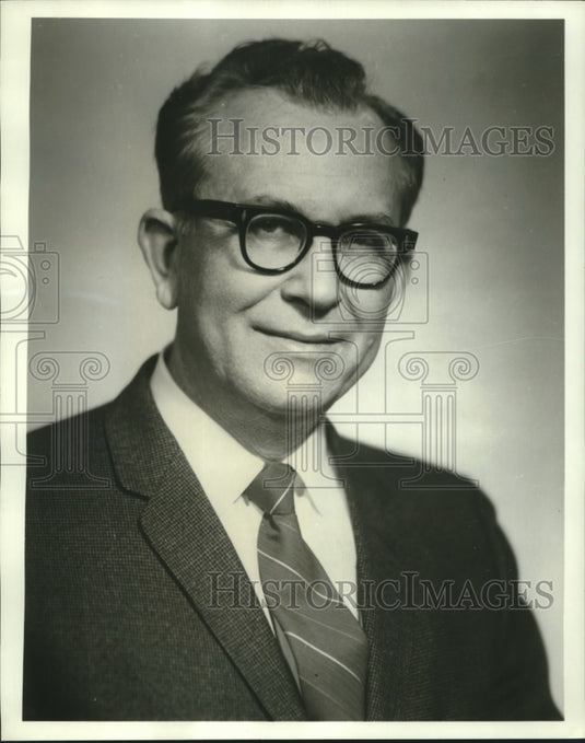 1970 Press Photo Robert D. Fish, the new geophysicist at R. Brewer & Company.- Historic Images