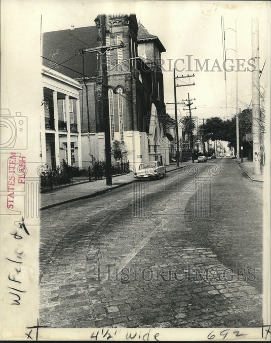 1973 Press Photo Stones Pave Felicity Street, New Orleans, Louisiana- Historic Images