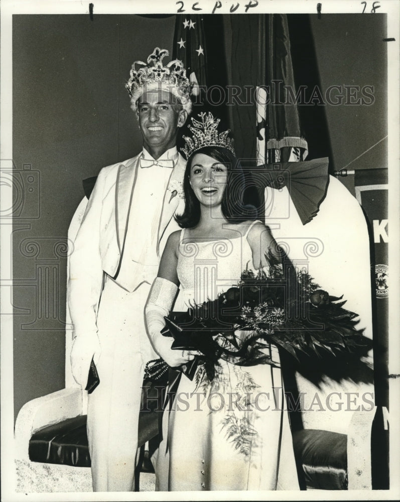 1968 Press Photo Ernest Feiterman as King, shown with Queen of Shrimp Festival.- Historic Images