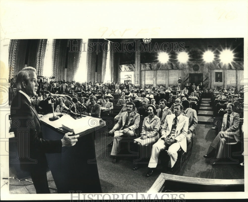 1978 Press Photo Governor Edwin Edwards addresses joint session with wife Elaine- Historic Images