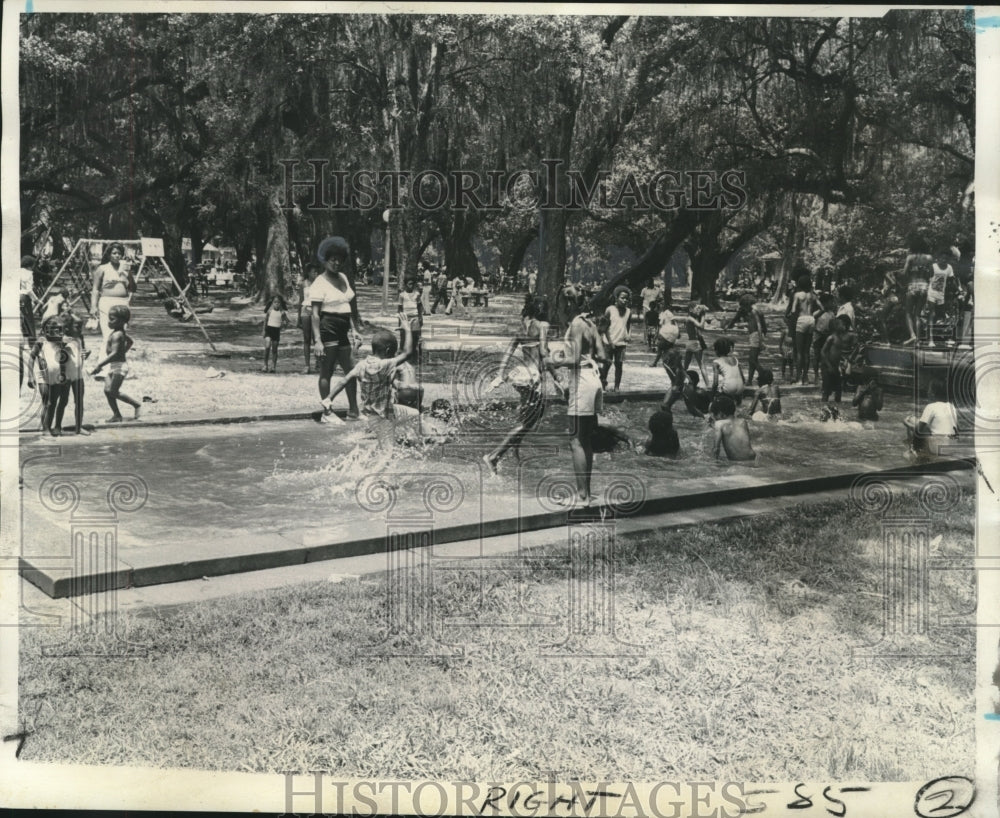 1974 Press Photo July Fourth a day of fun and games at City and Audubon Parks- Historic Images