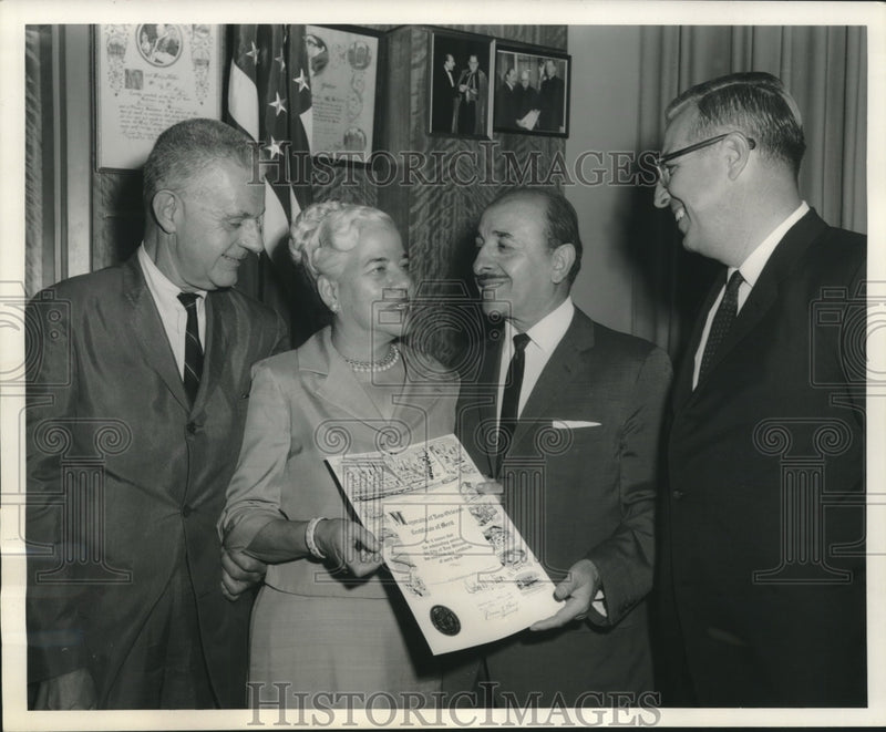 Load image into Gallery viewer, 1963 Press Photo Miss Beatrice M. Field receives Certificate of Appreciation
