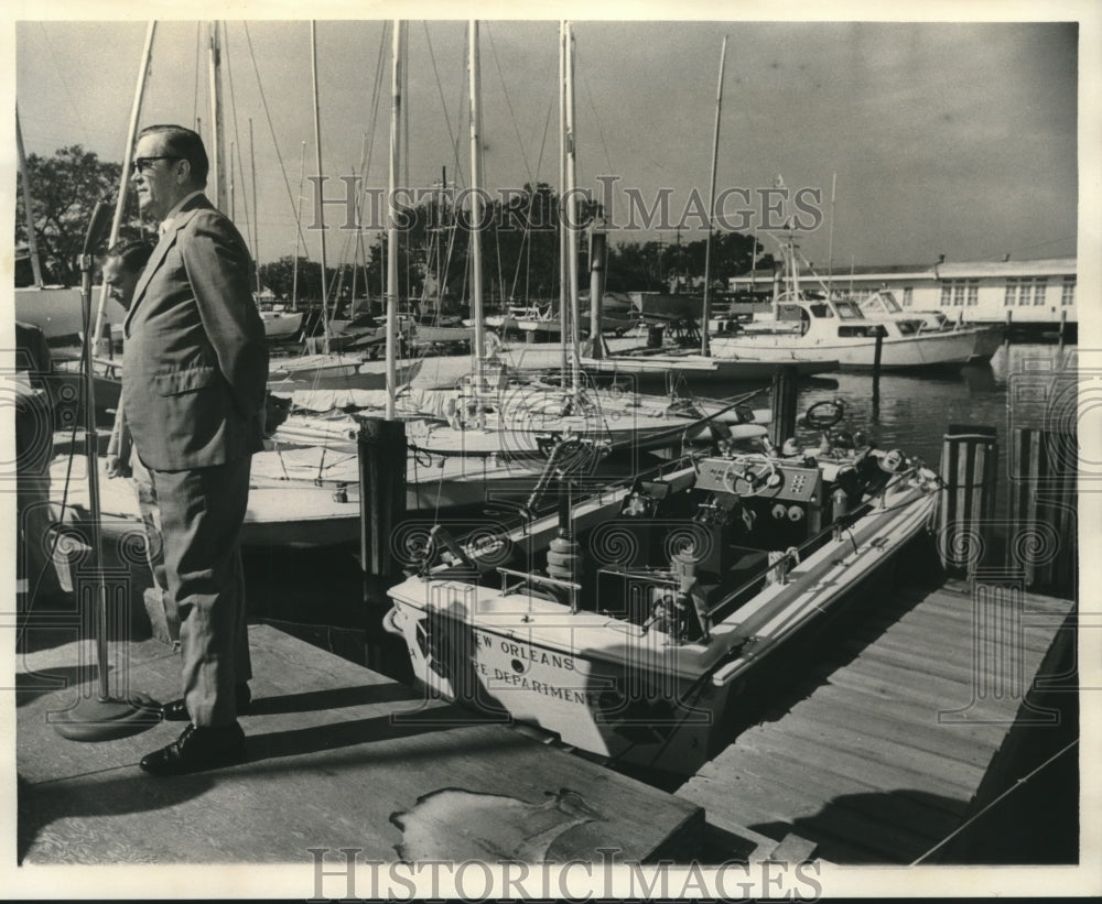 1972 Press Photo Fireboat, Municipal Yacht Harbor, Chief Sam Salvador