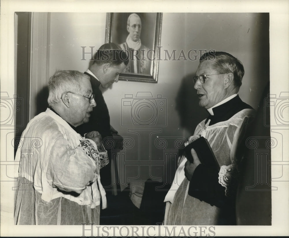 1946 Press Photo Bishop Albert L. Fletcher (in rear) and other Bishops.- Historic Images