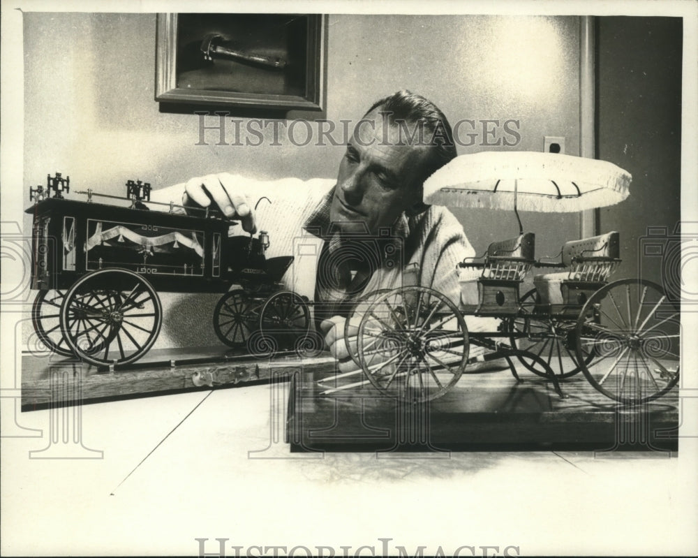 1966 Press Photo Dave Fisher builds models of horse-drawn vehicles. - nob11395