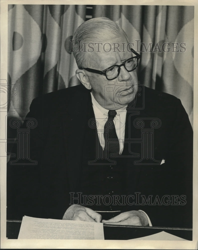 Load image into Gallery viewer, 1965 Press Photo Henry H. Fowler, Secretary of the Treasury - nob11612
