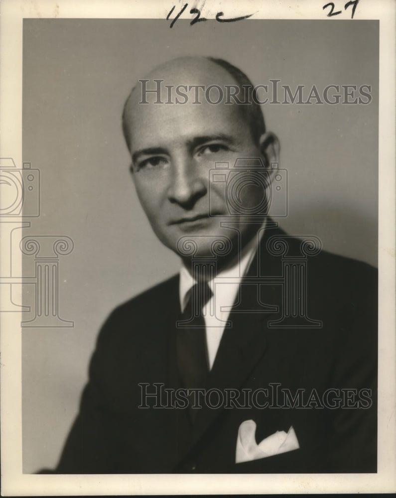 Load image into Gallery viewer, 1961 Press Photo Leslie E. Fourton, vice president Hayden Stone &amp; Co. New York

