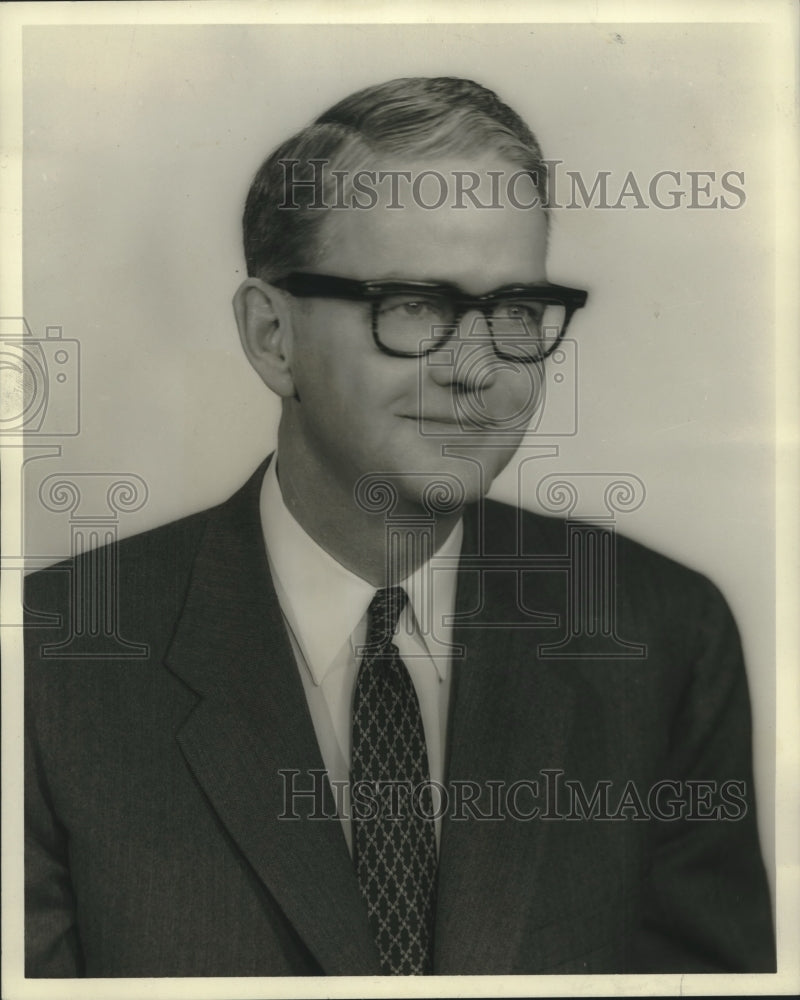Load image into Gallery viewer, 1966 Press Photo Richard Freeman, LA &amp; Southern Life Insurance Co.-New Orleans
