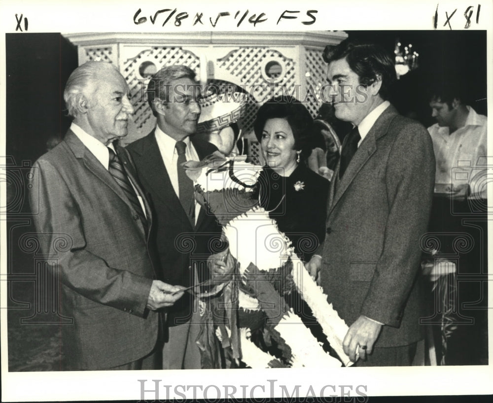 1979 Press Photo Participants in Mexico Week ceremonies at Fairmont Hotel- Historic Images