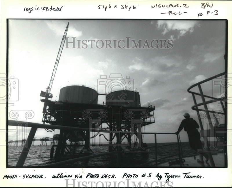 Load image into Gallery viewer, Press Photo Money-Sulphur Oil Rig platform - nob12711
