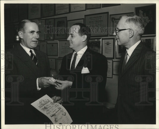 1954 Press Photo A Local company honoring one of their best employees