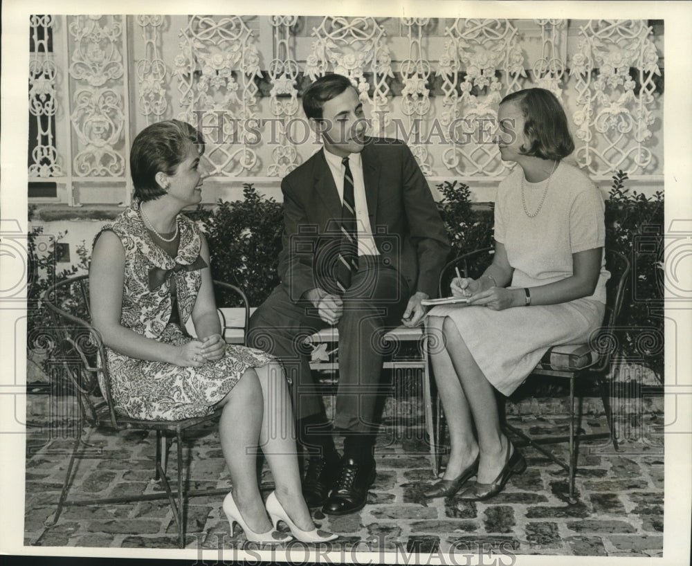 1966 Press Photo Attendees at Juenesse d&#39;Orleans Meeting, New Orleans