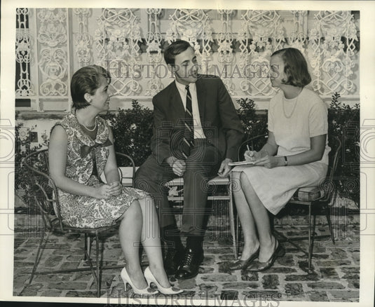 1966 Press Photo Attendees at Juenesse d'Orleans Meeting, New Orleans