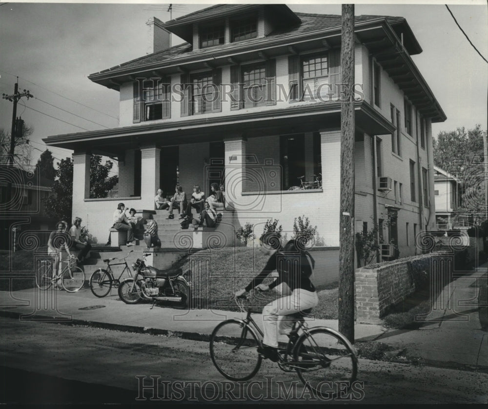 1974 Press Photo Sigma Alpha Epsilon&#39;s spacious Broadway house - nob12866