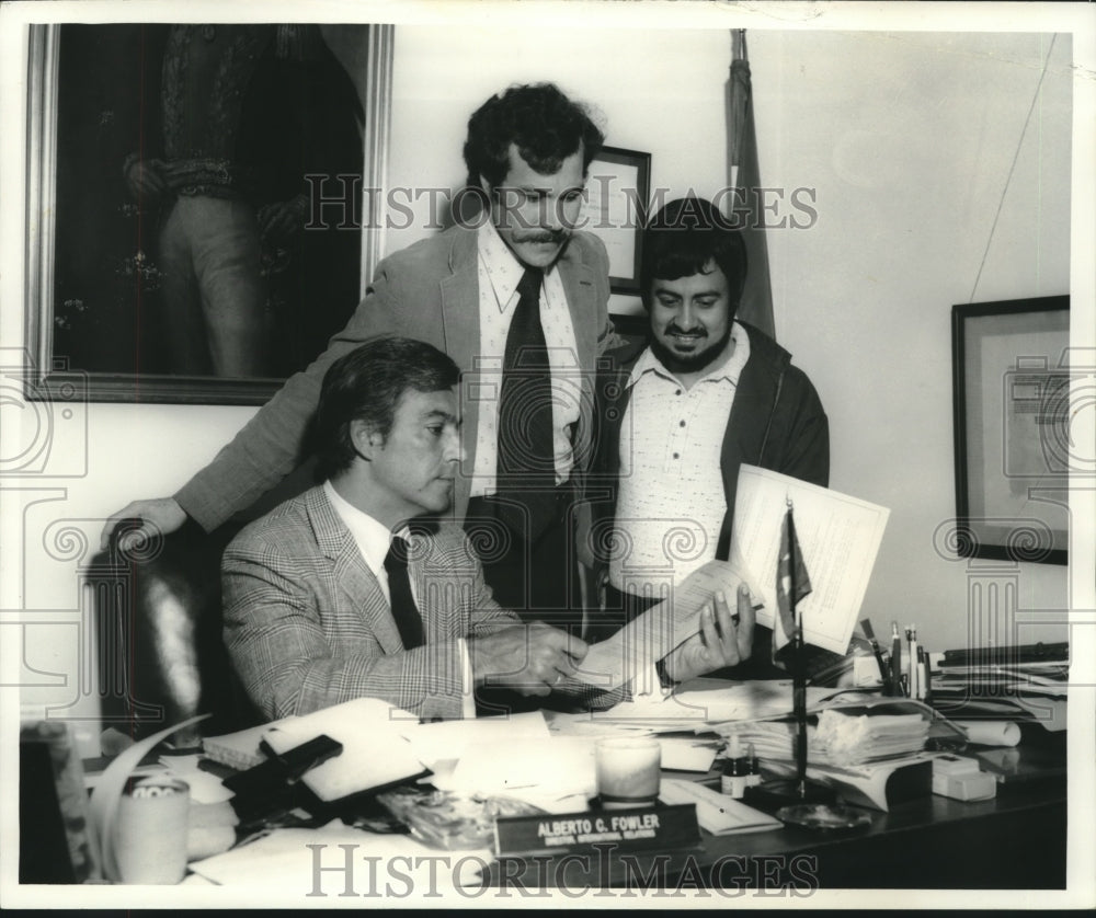 1974 Press Photo Alberto C. Fowler, Arch Shero, and Brother Enrique Walia- Historic Images