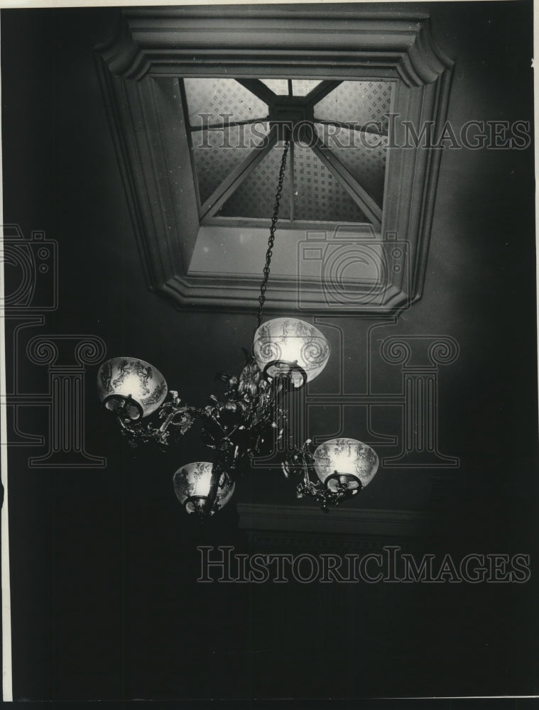 1972 Press Photo Chandelier in Gallier House - nob12992