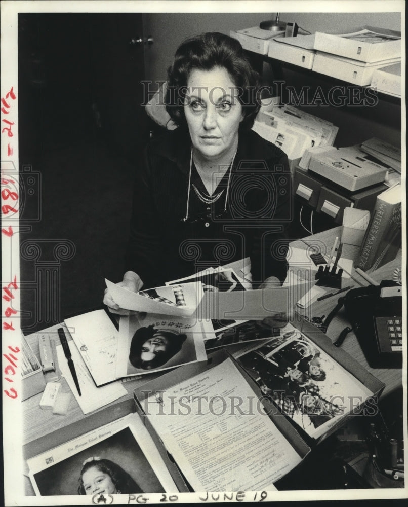 1977 Press Photo Lorraine Gaille assembles Marquee Talent Directory.- Historic Images