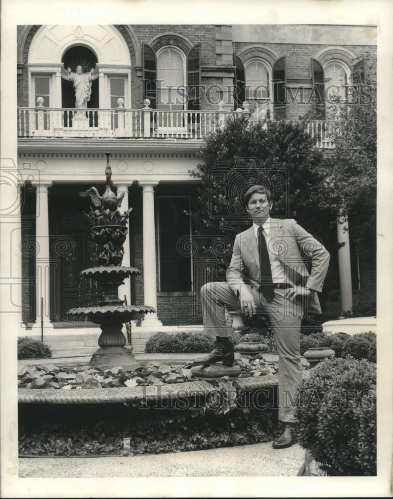 1973 Press Photo William M. Gallop, administrator of Sacred Heart Academy