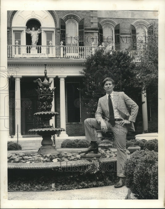1973 Press Photo William M. Gallop, administrator of Sacred Heart Academy